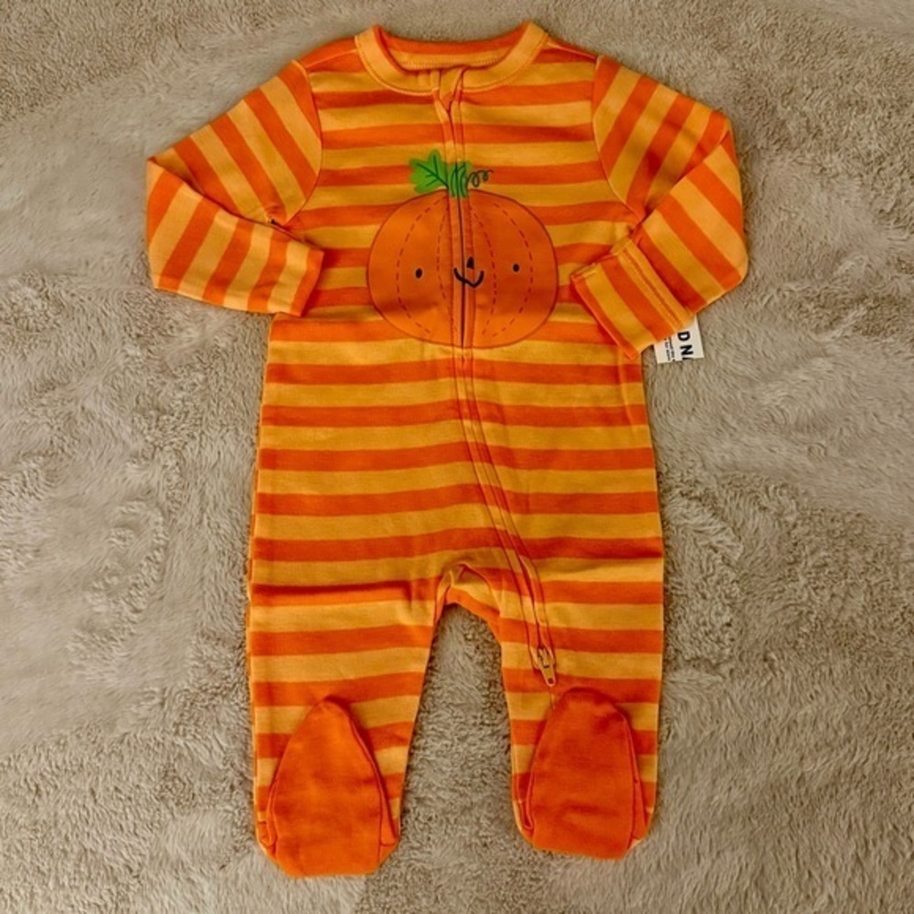 NWT Old Navy orange stripe pumpkin sleeper with two way zipper size 0-3 months